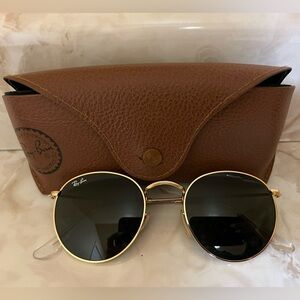 Ray-Ban Classic Gold Sunglasses with Dark Round Lenses
